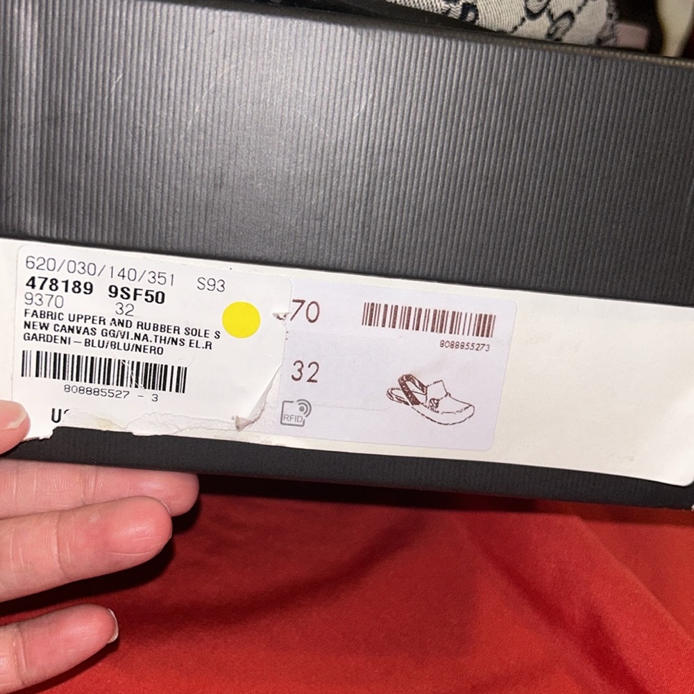 Gucci Kids Slippers in Black and Gray - Picture 2 of 3